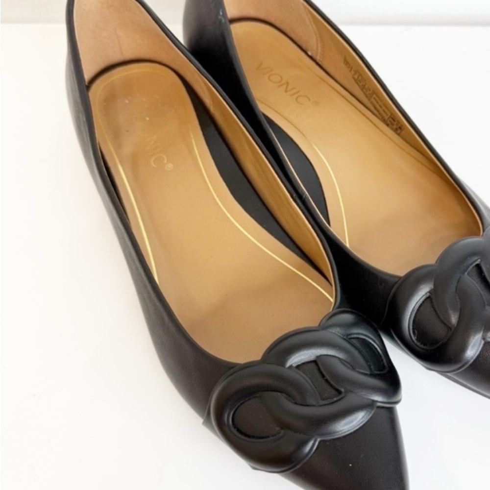 Vionic Women's Black Leather Loafers